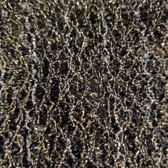 Black & Gold Scalloped short Sleeves with open front. - Picture 8 of 9